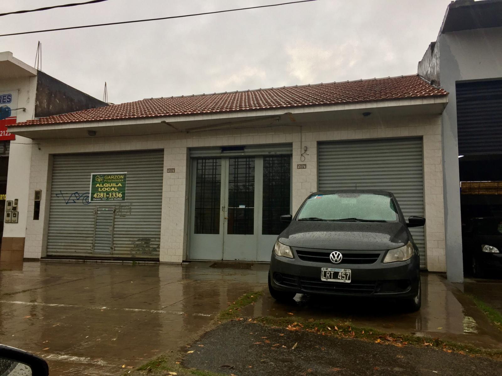 2 locales en alquiler en Valette a 2 cuadras de Malvinas 