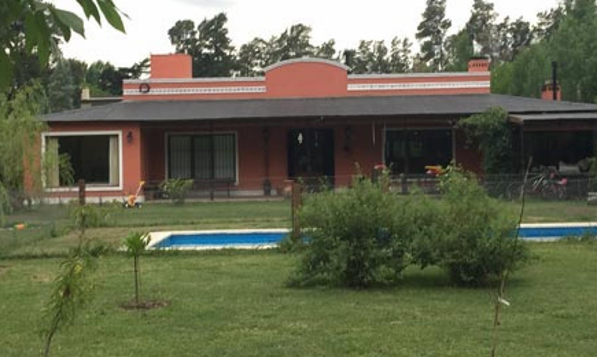 Hermosa casa estilo campo en Chacras de Canning