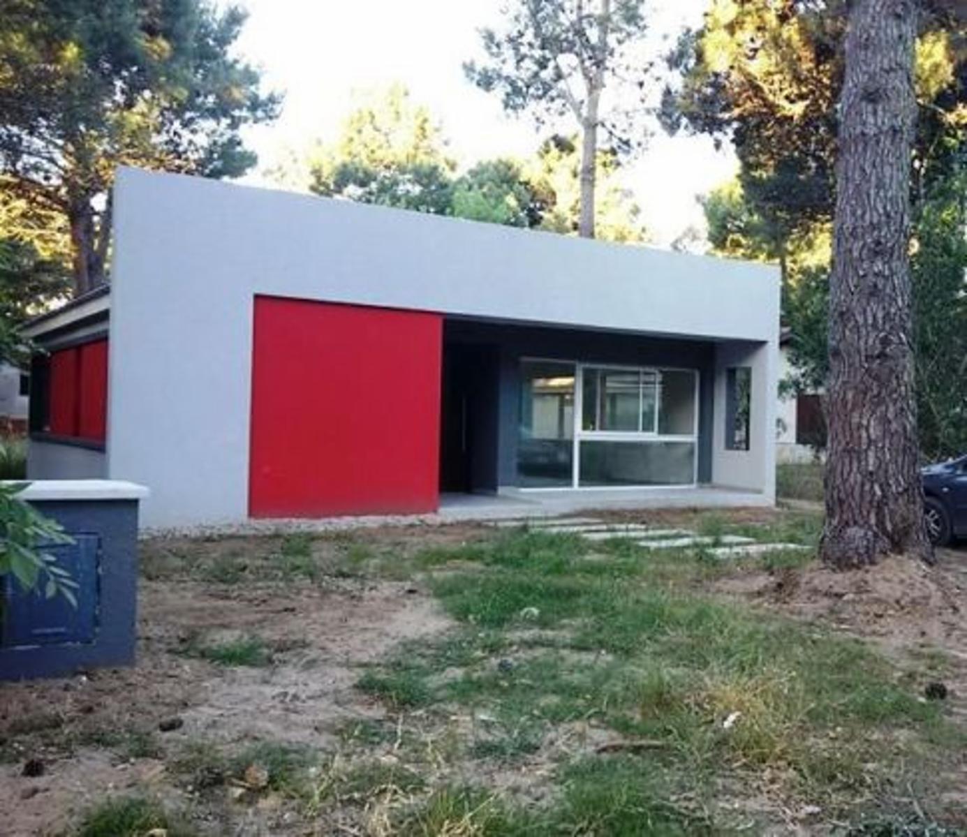Casa a estrenar, muy cómoda y luminosa. Casa en Venta.
