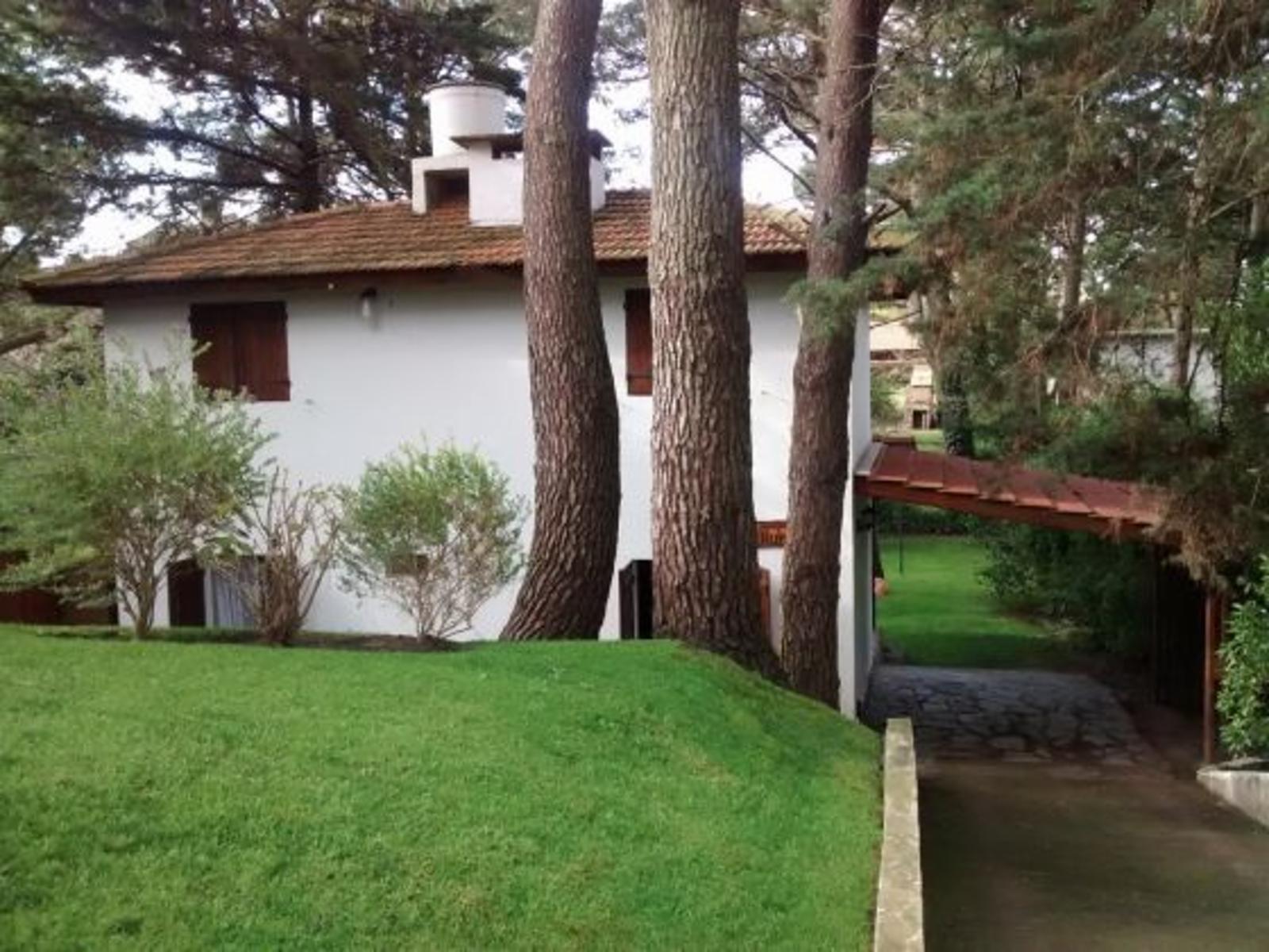 Cómoda casa a 350 metros del mar.. Casa en Venta.

