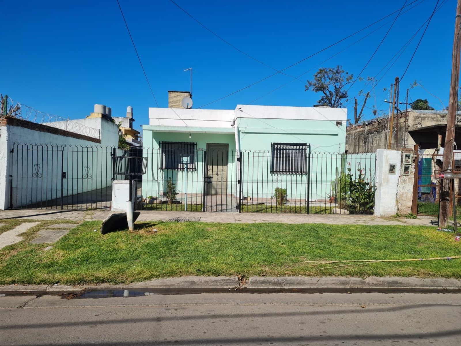 Casa 3 ambientes en buen estado