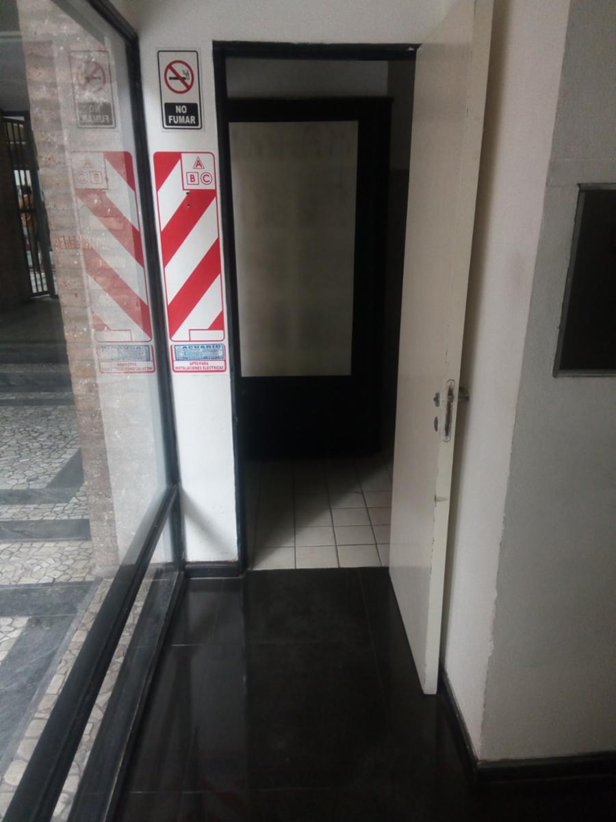Alquilo local con excelente ubicación