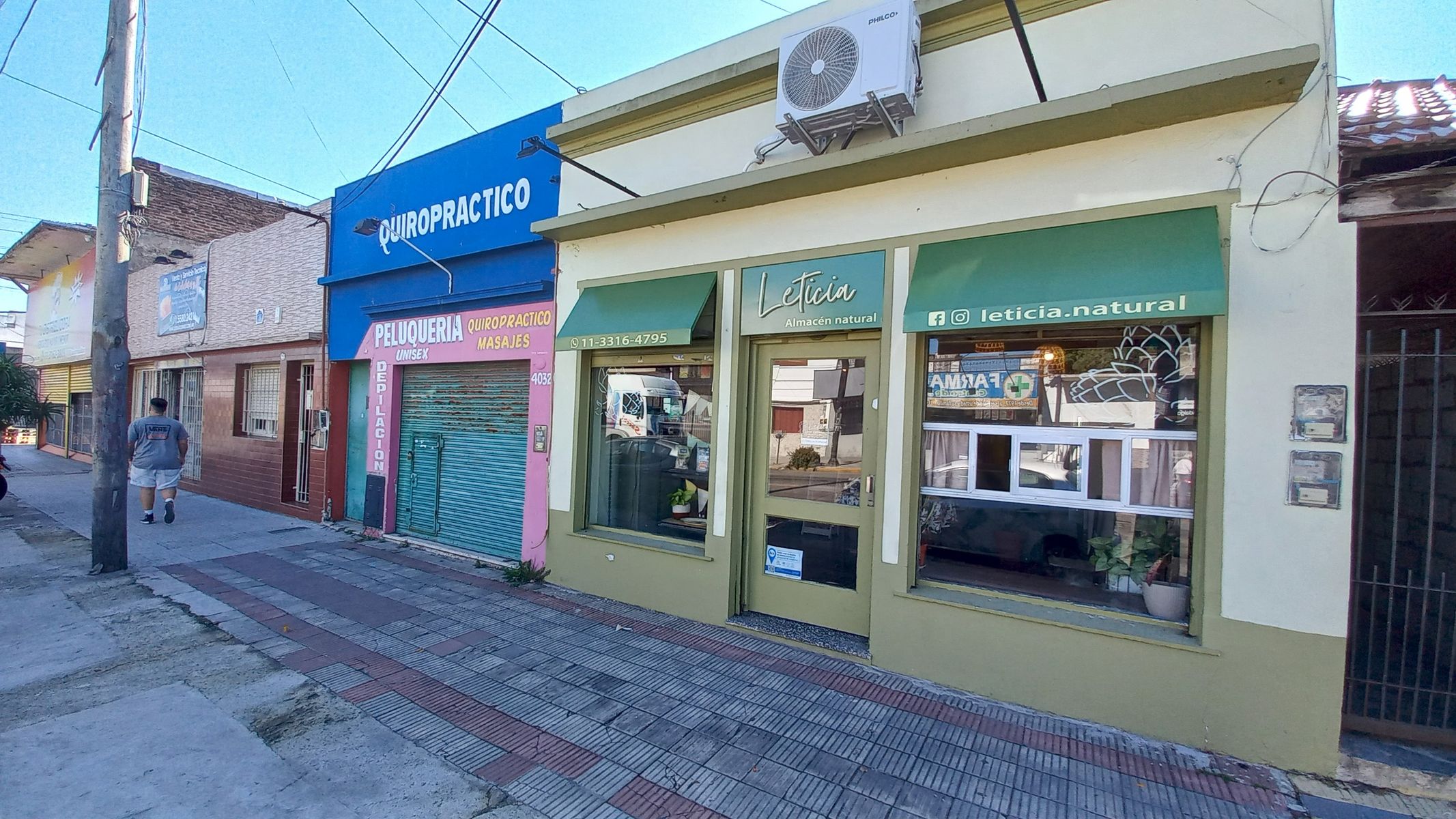 VENTA EN BLOCK DOS LOCALES MAS VIVIENDA. LANUS ESTE