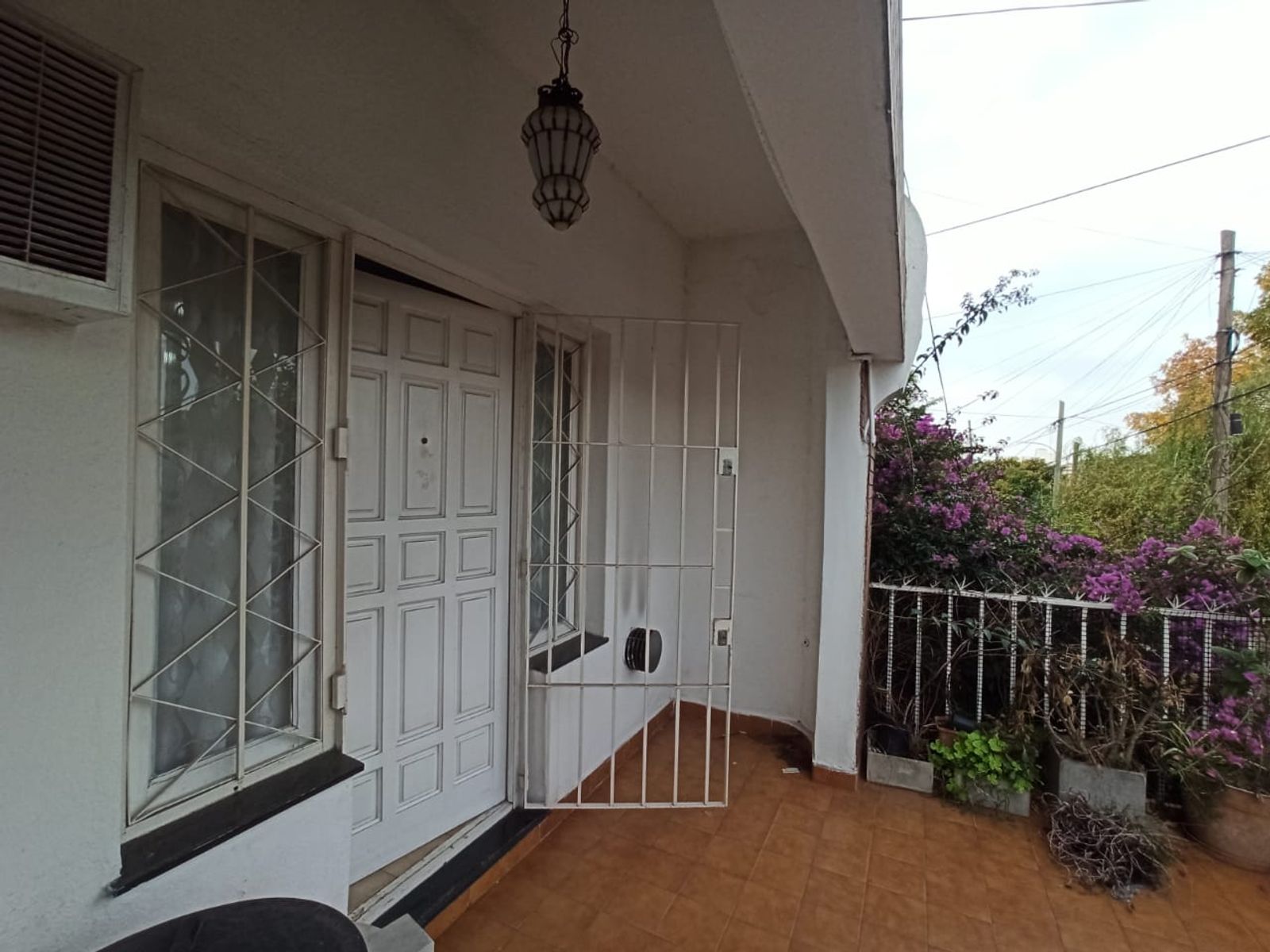 ALQUILER P.H. CON BALCON TERRAZA.