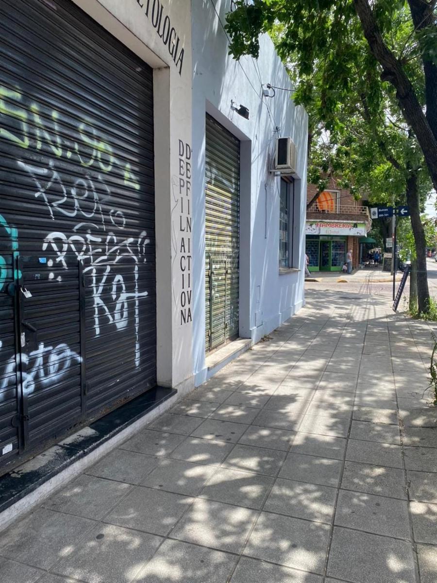 Alquiler disponible de local con baño, excelete ubicación