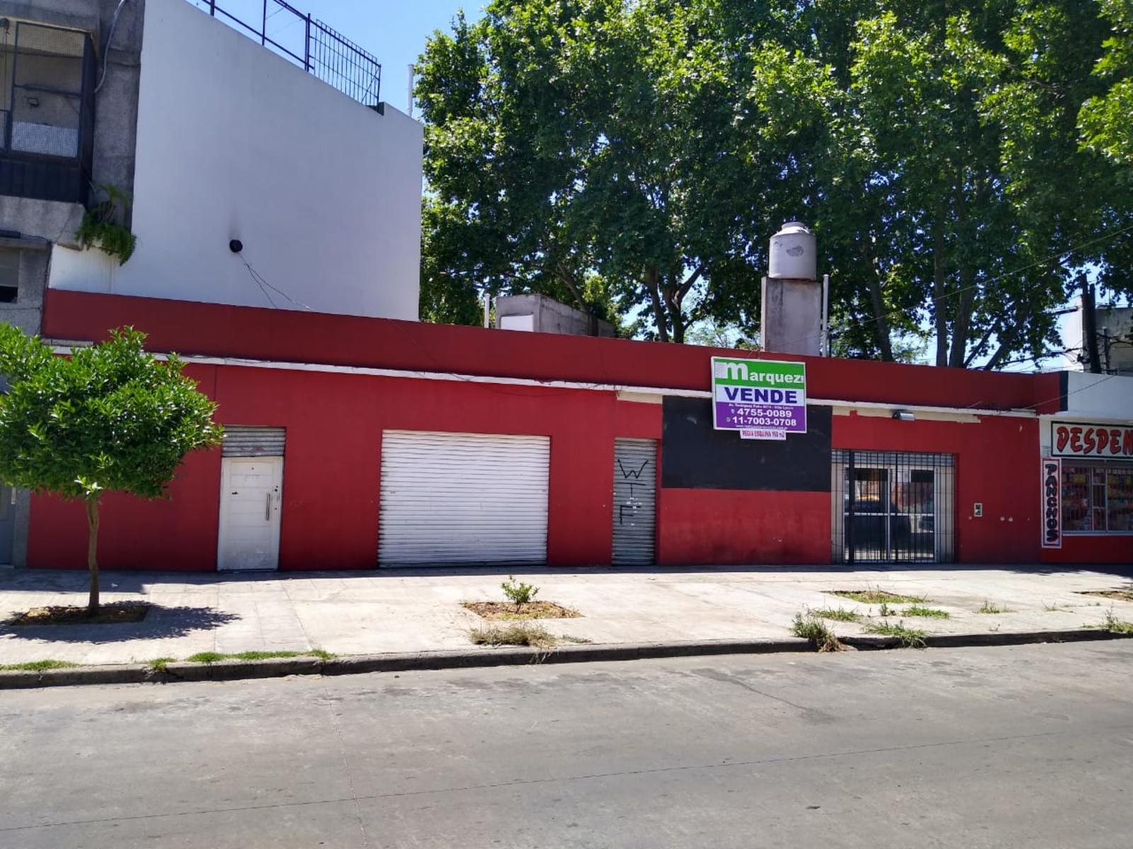 LOCALES Y ESPACIO AÉREO. ESQUINA COMERCIAL.
