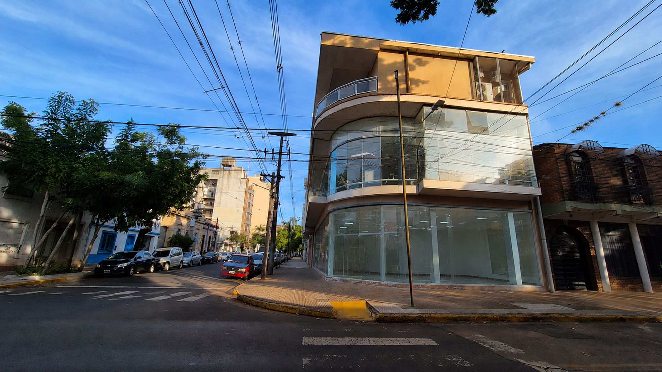 EXCLUSIVO LOCAL COMERCIAL EN ALQUILER EN EL MICROCENTRO DE LA CIUDAD DE POSADAS