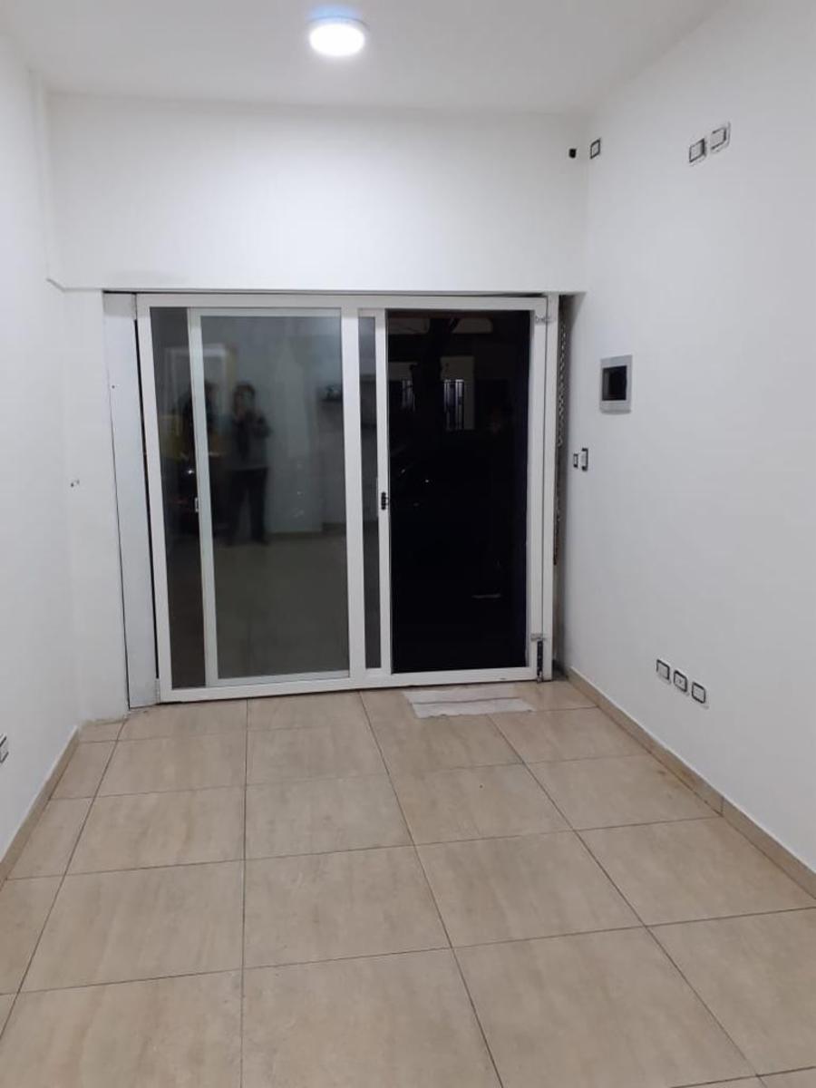 Se vende local en Devoto