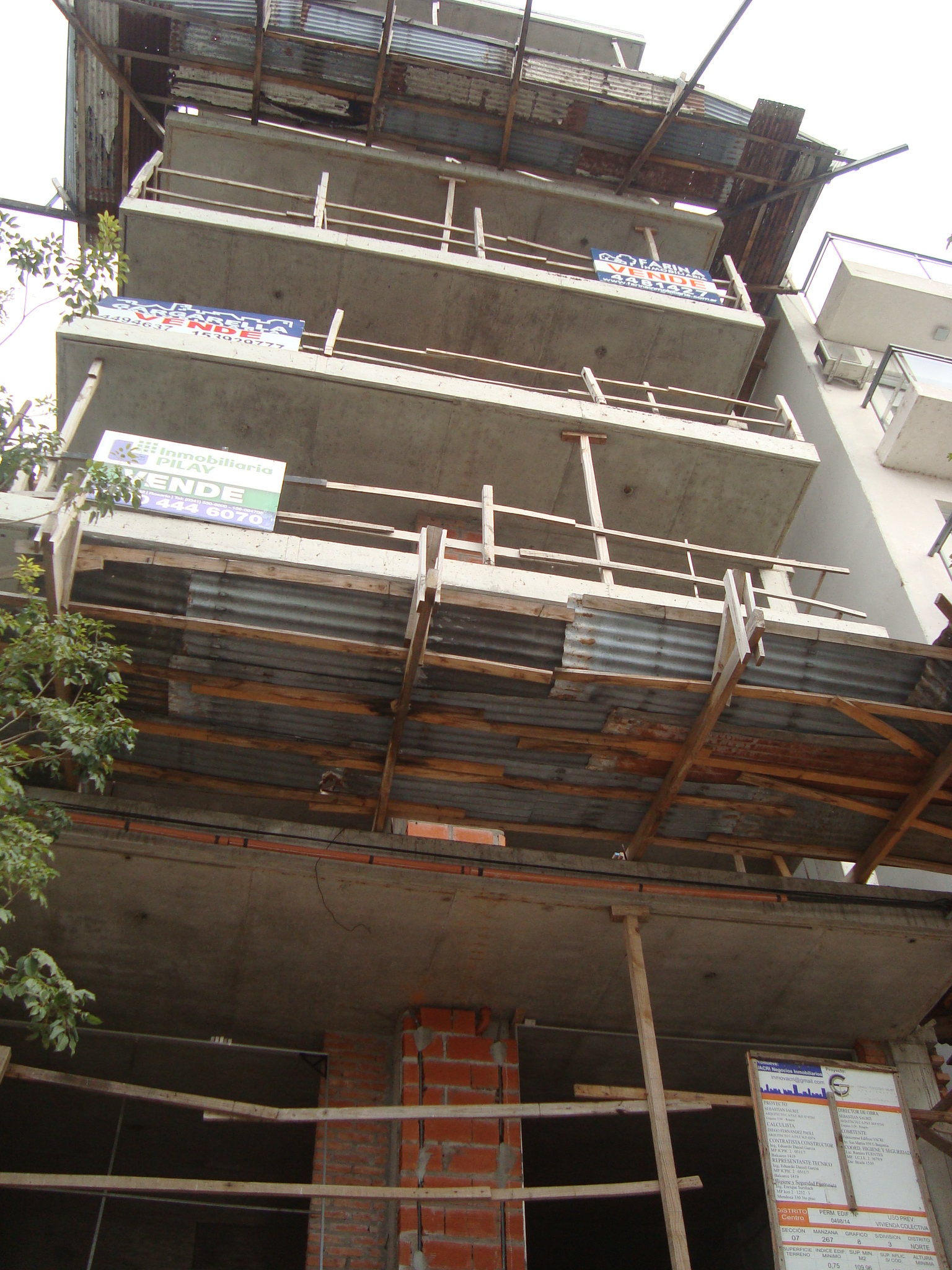 UNIDADES EN EDIFICIO EN CONSTRUCCION