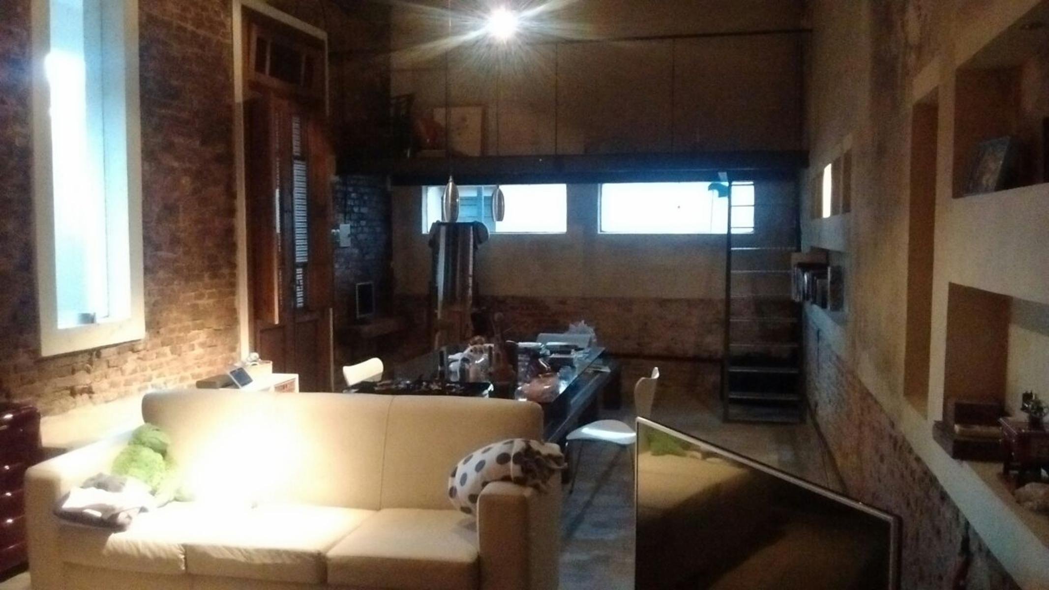 CASA ANTIGUA RECICLADA EN ZONA SIBERIA