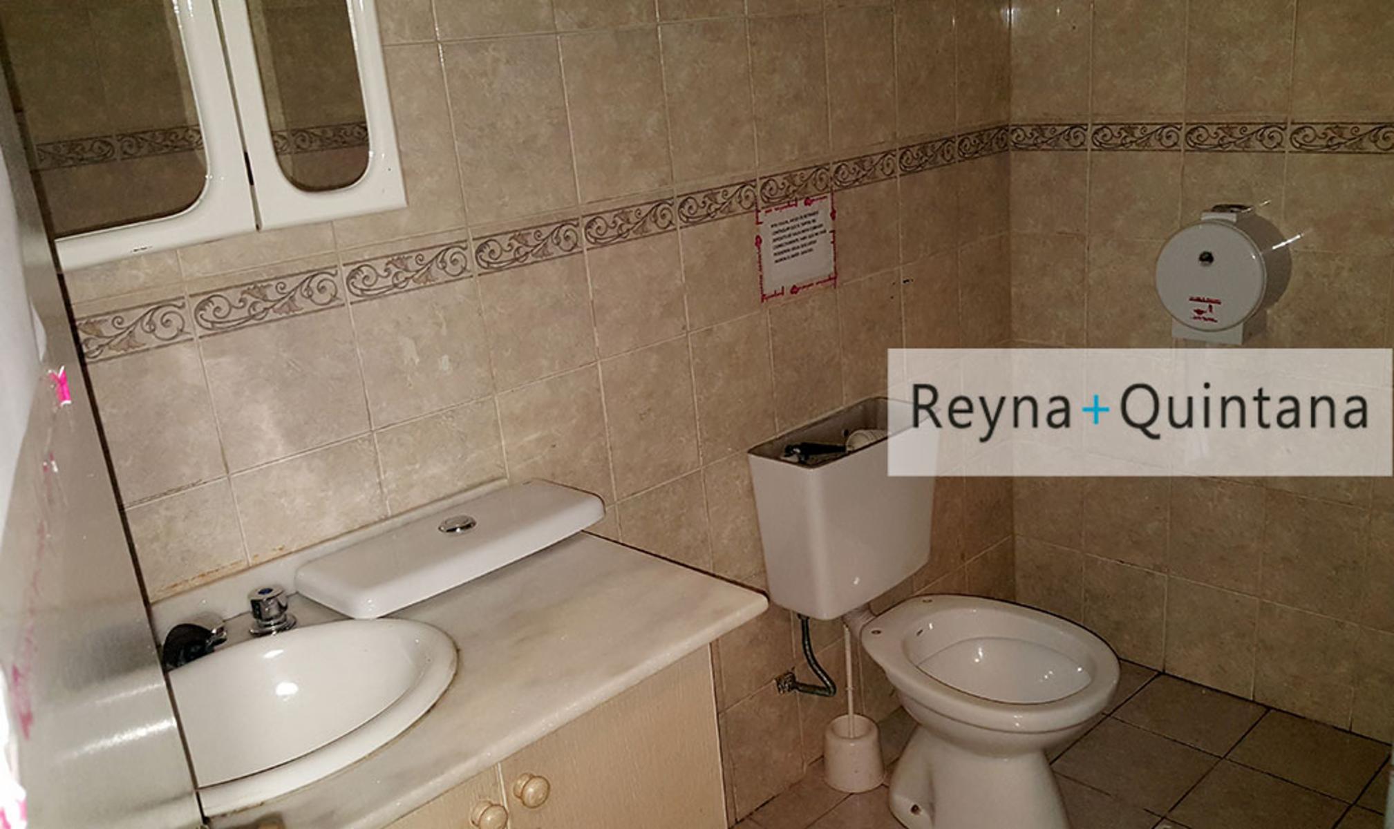 PISO COMPLETO  en Alquiler - Avda. Castro Barros