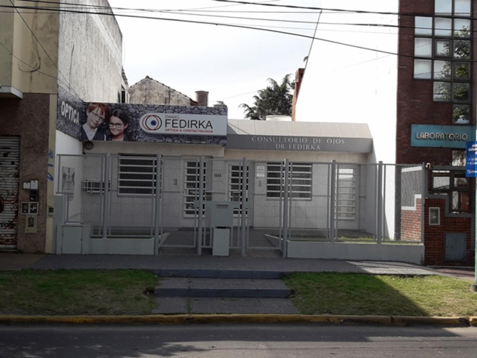 INMUEBLE CON OPTICA Y CONSULTORIOS OFTAMOLOGICOS 35 AÑOS DE TRAYECTORIA