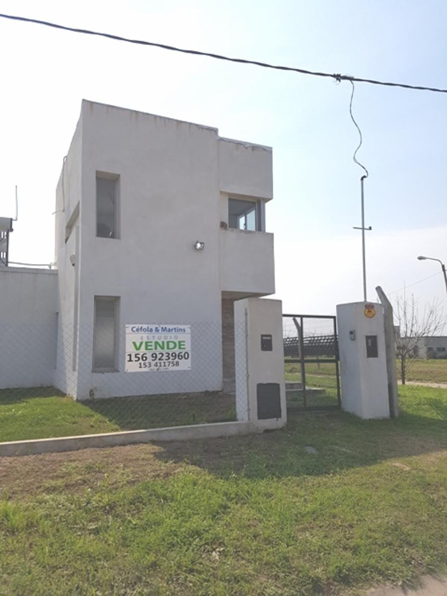 CASA  EN VENTA EN ROLDAN  -  ACEQUIAS  EN ESQUINA  -
