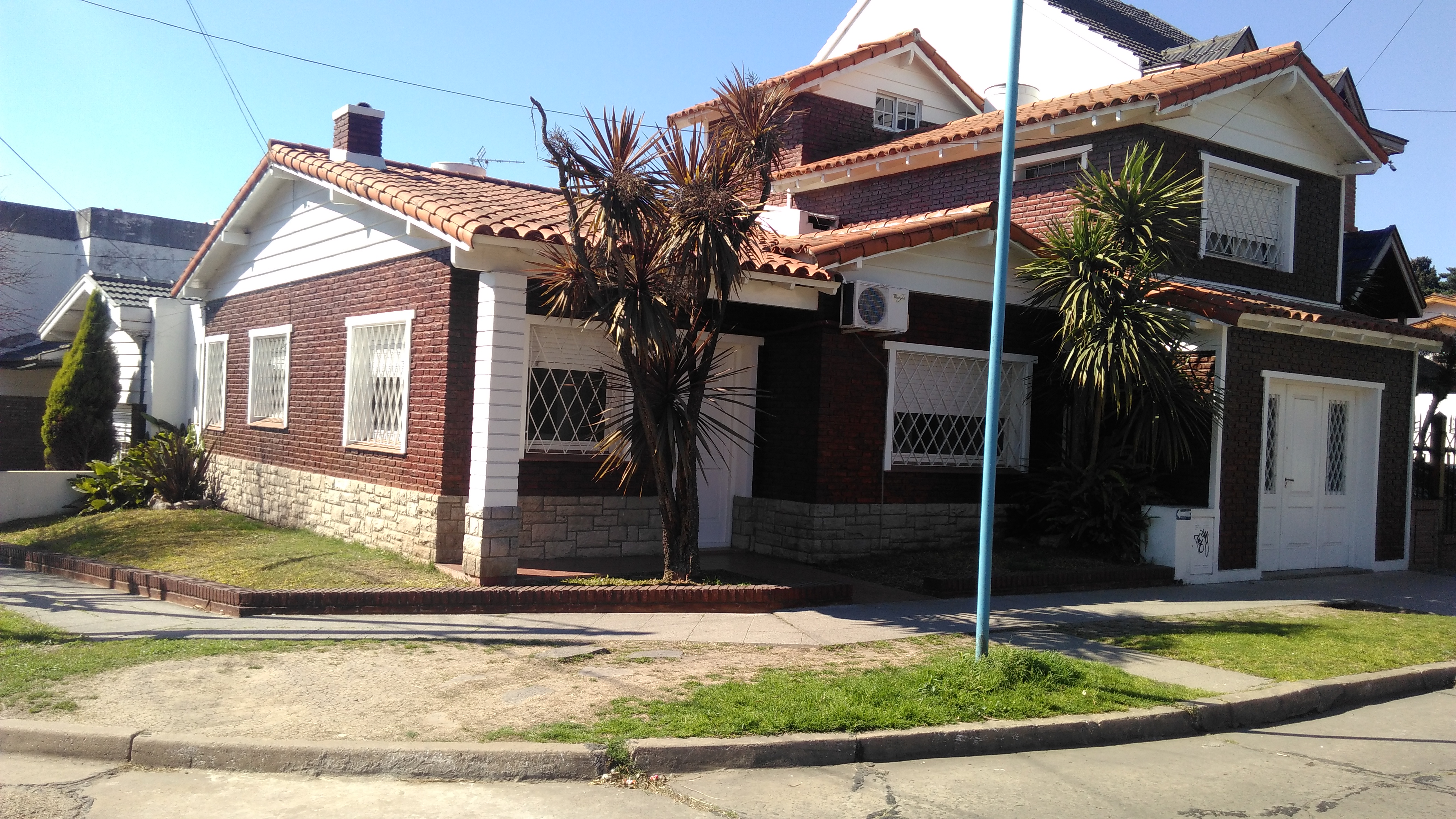 ALQUILER: Casa en Barrio Parque, Bernal