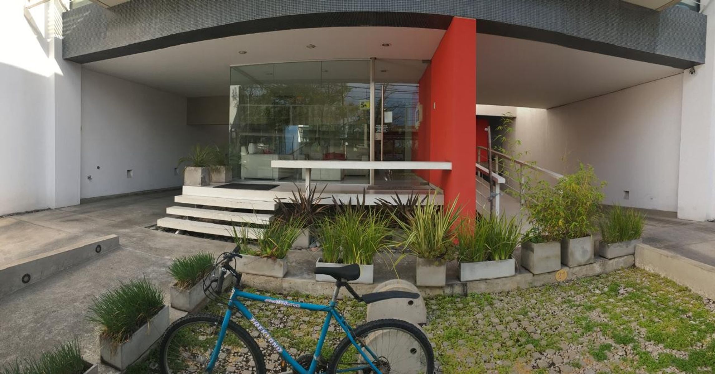 Departamento de 2 ambientes con balcón al c-frente. 45 m2.