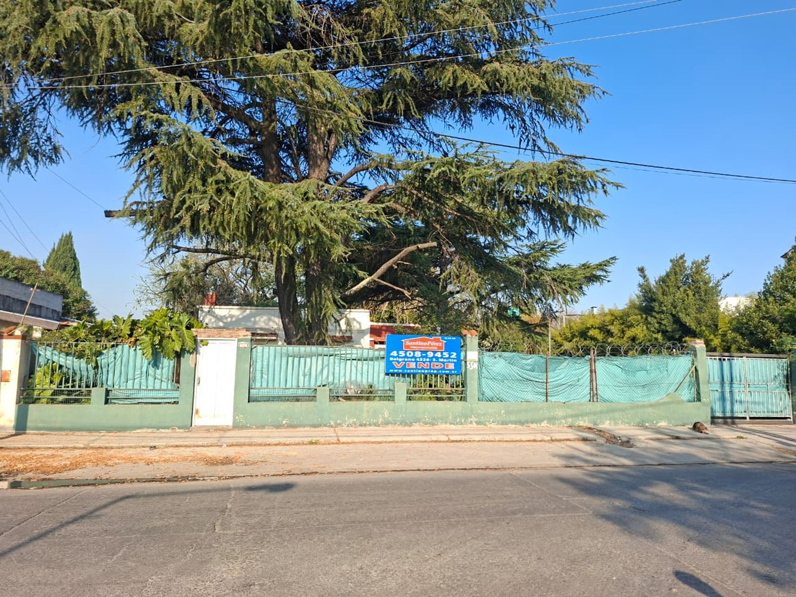 Casa en 2 lotes ideal galpon