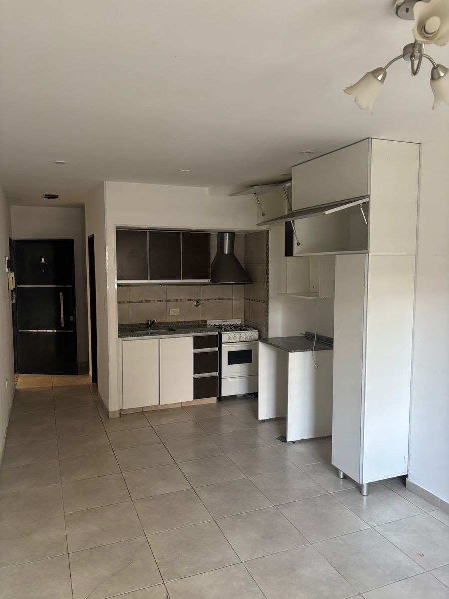 2 ambientes planta baja al frente