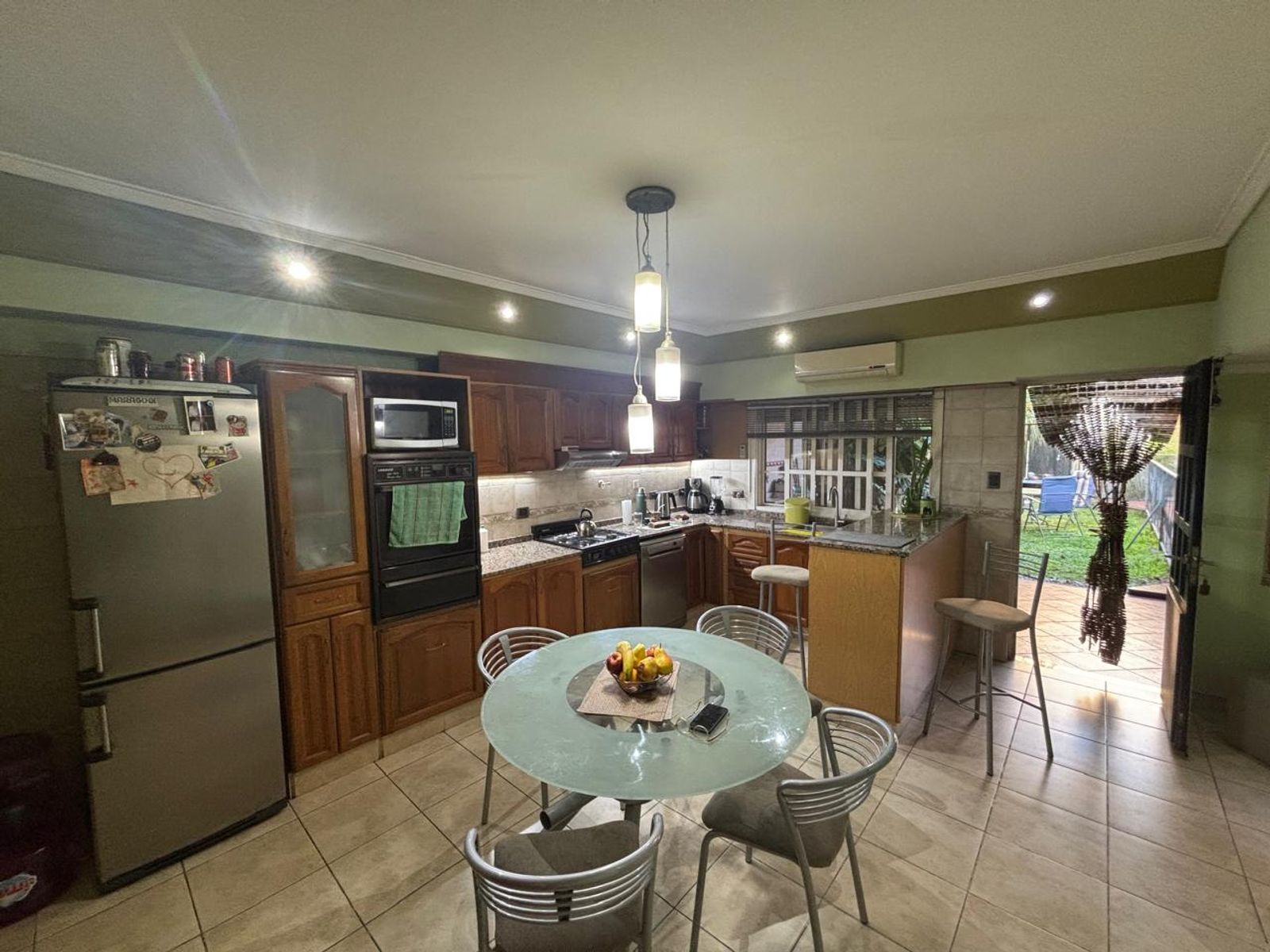 Excelente casa 3 ambientes con pileta