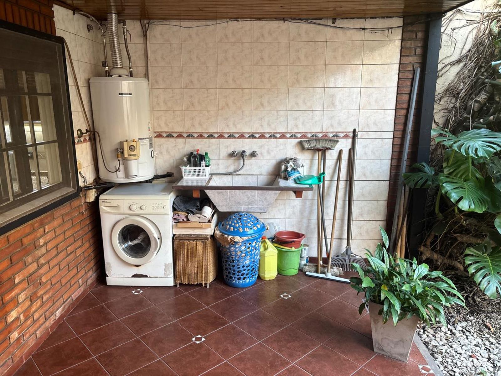 Excelente casa 3 ambientes con pileta