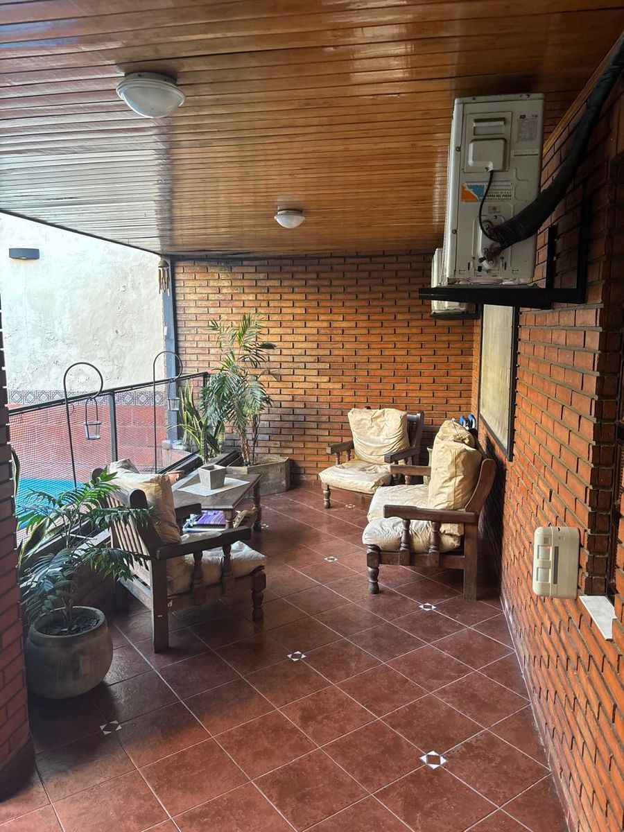 Excelente casa 3 ambientes con pileta