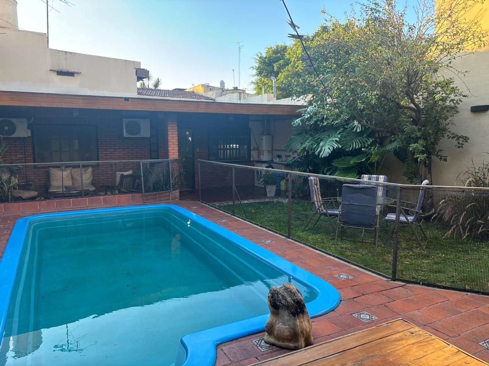 Excelente casa 3 ambientes con pileta
