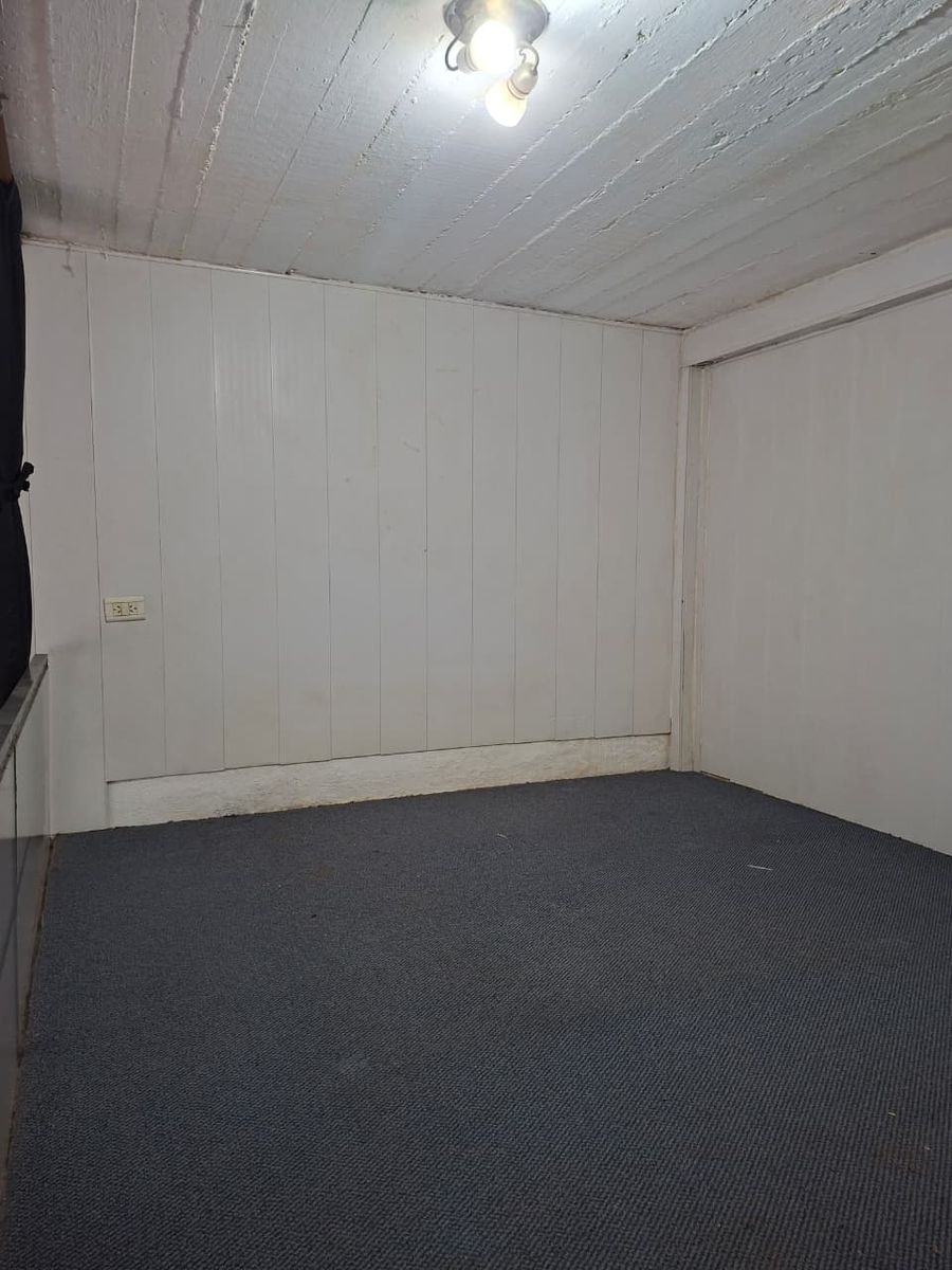 Gran monoambiente con entre piso al frente