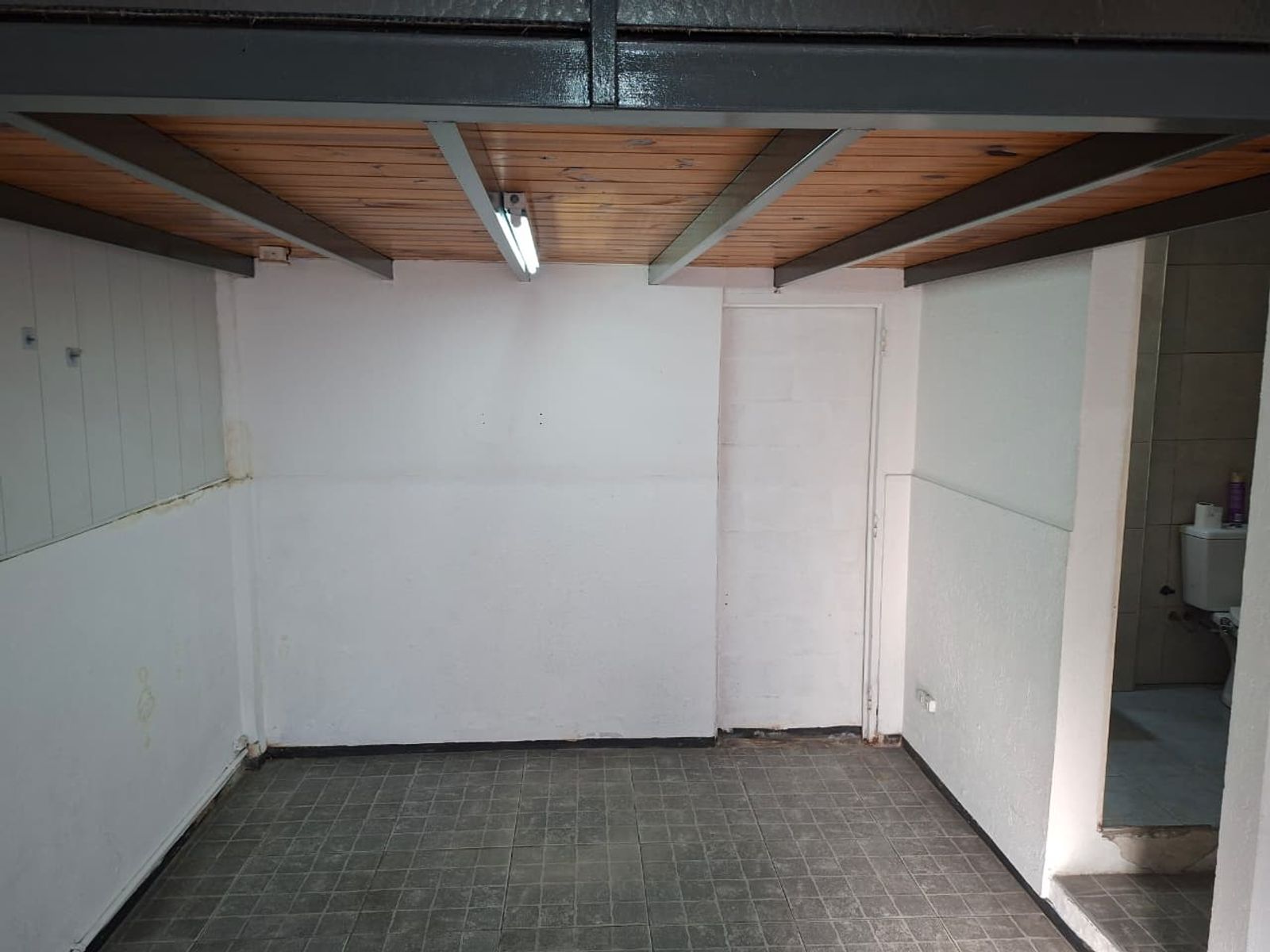 Gran monoambiente con entre piso al frente