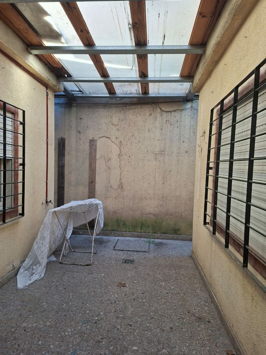 Casa totalmente a refaccionar