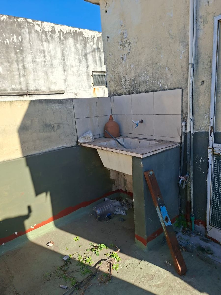 Casa totalmente a refaccionar