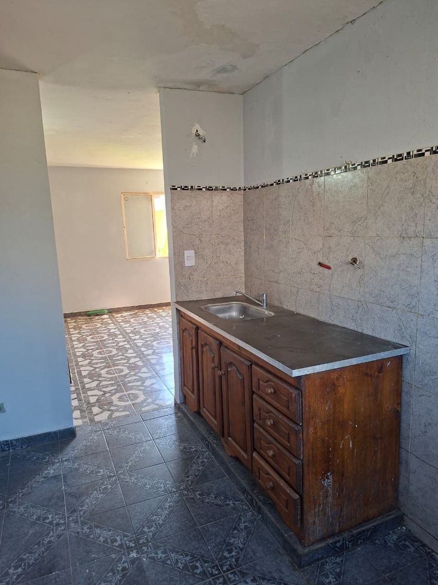 Departamento 3 ambientes en Primer piso por escalera
