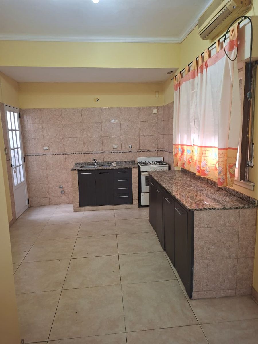 PH 3 ambientes con patio y cochera