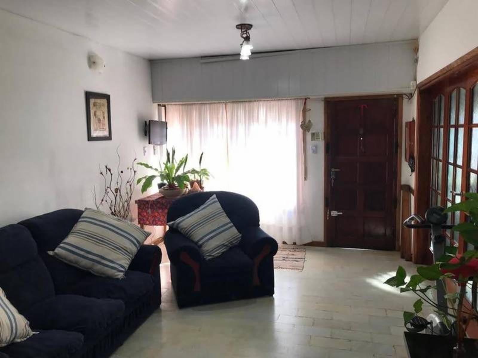 Excelente Casa 4 Ambientes A La Venta