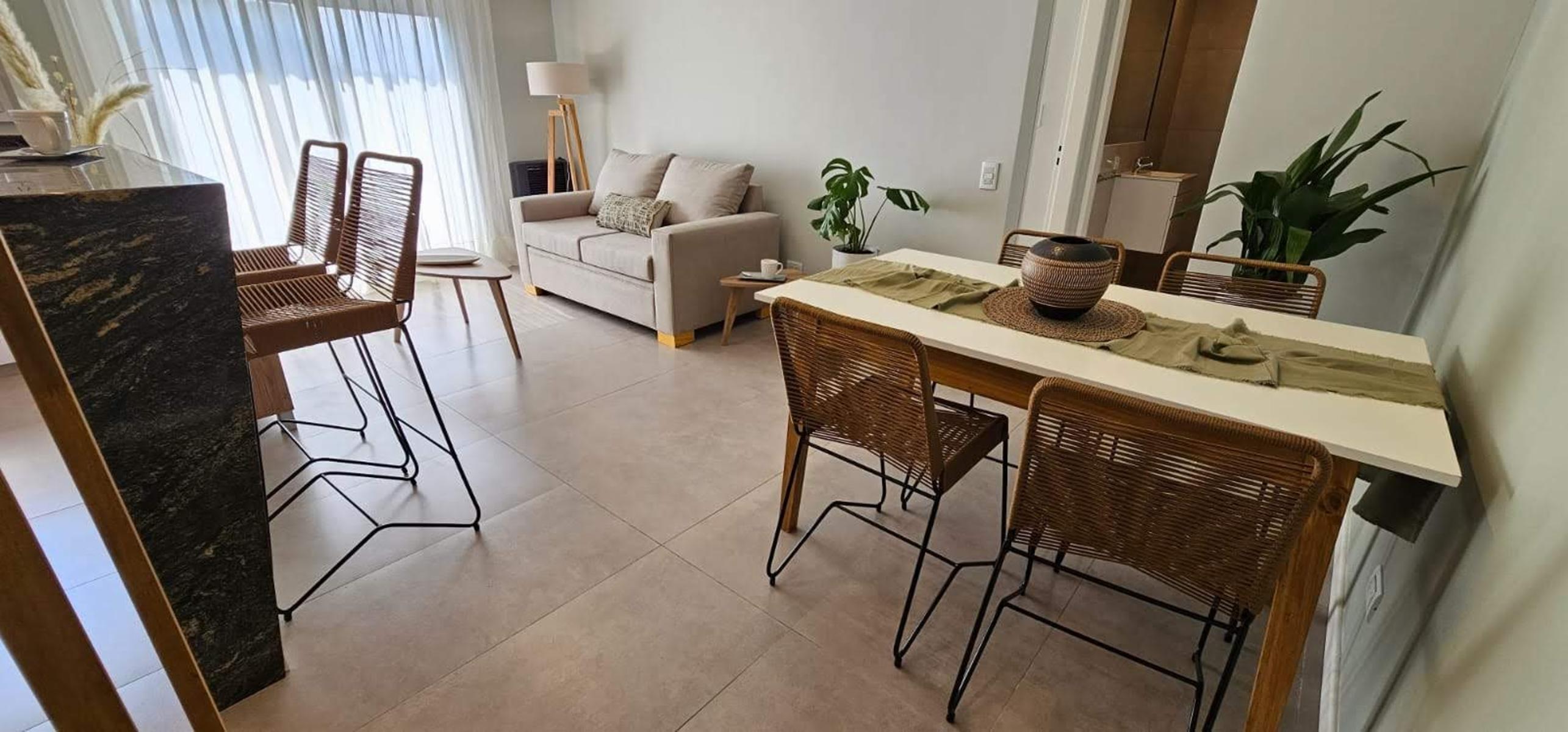 Departamento en Venta 2 Ambientes a la Calle con Balcón Zona Shopping Los Gallegos