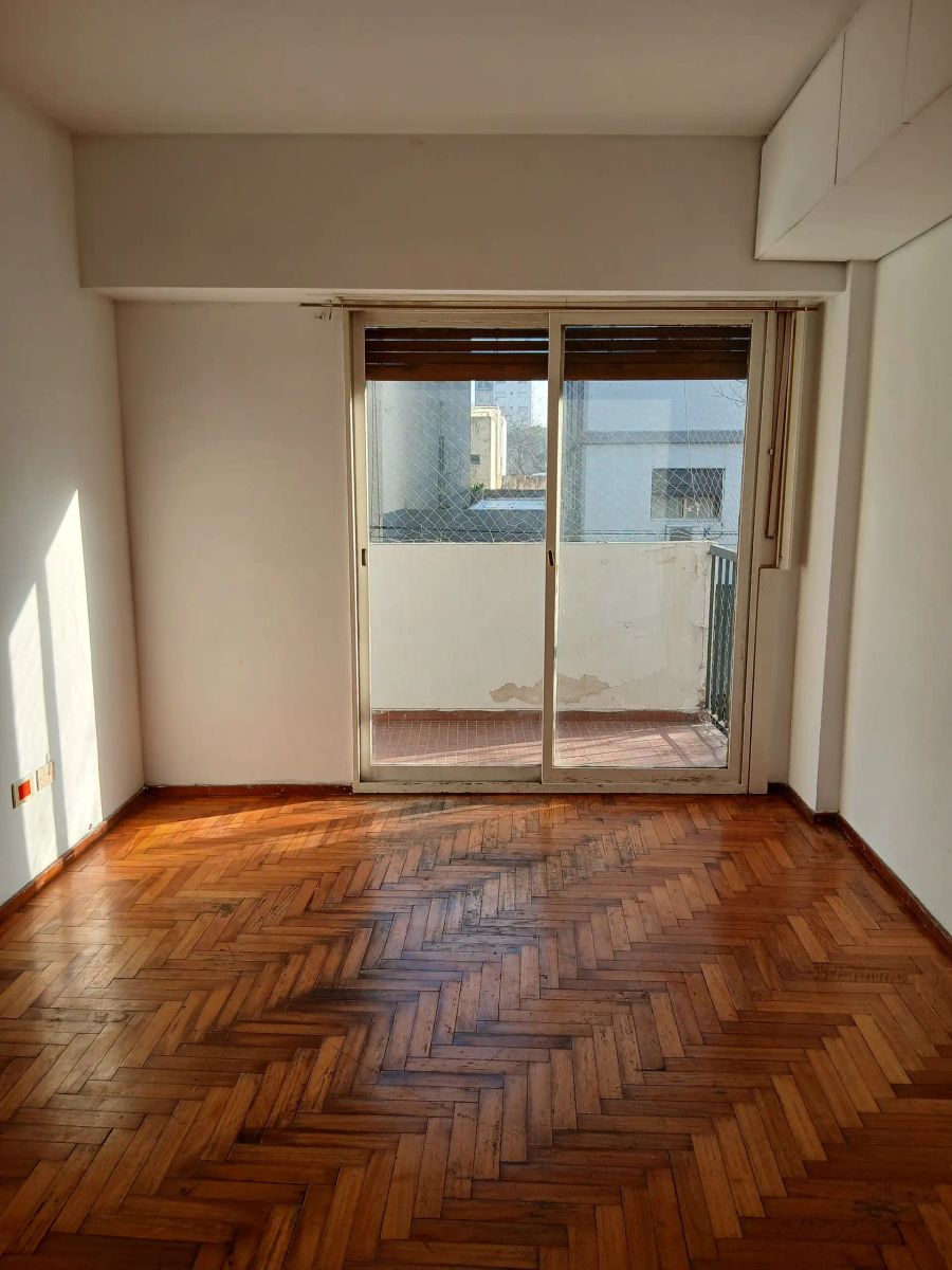 DEPARTAMENTO DE 3 AMBIENTES AL FRENTE CON BALCON CORRIDO