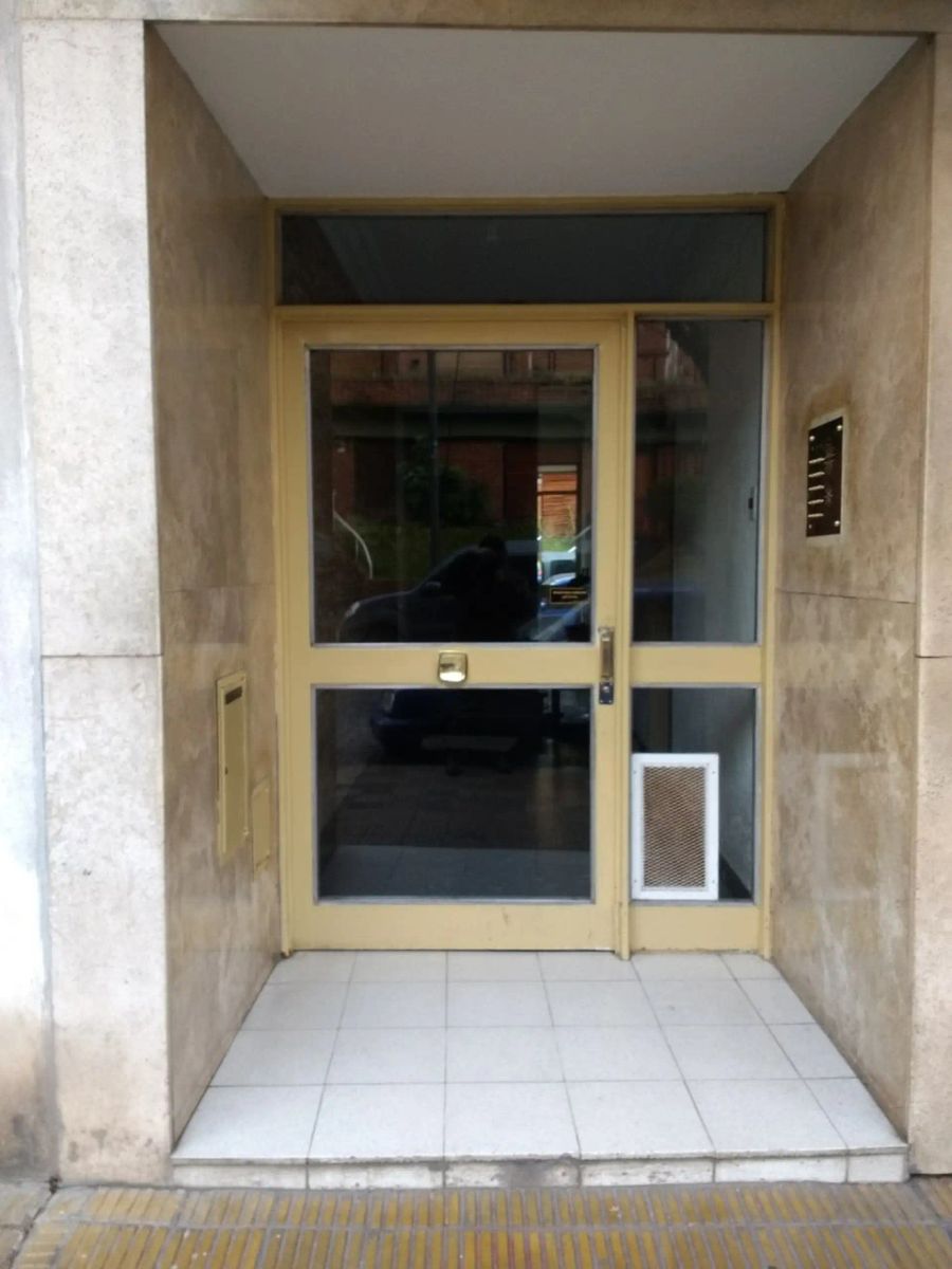 DEPARTAMENTO DE 2 AMBIENTES AMPLIOS EN FLORESTA