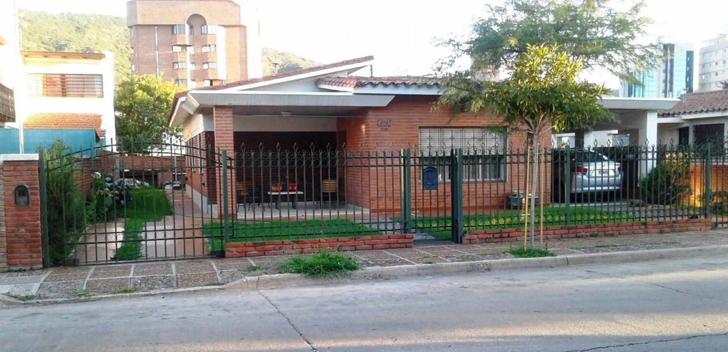 CHALET, CARLOS PAZ CERCA DEL CENTRO