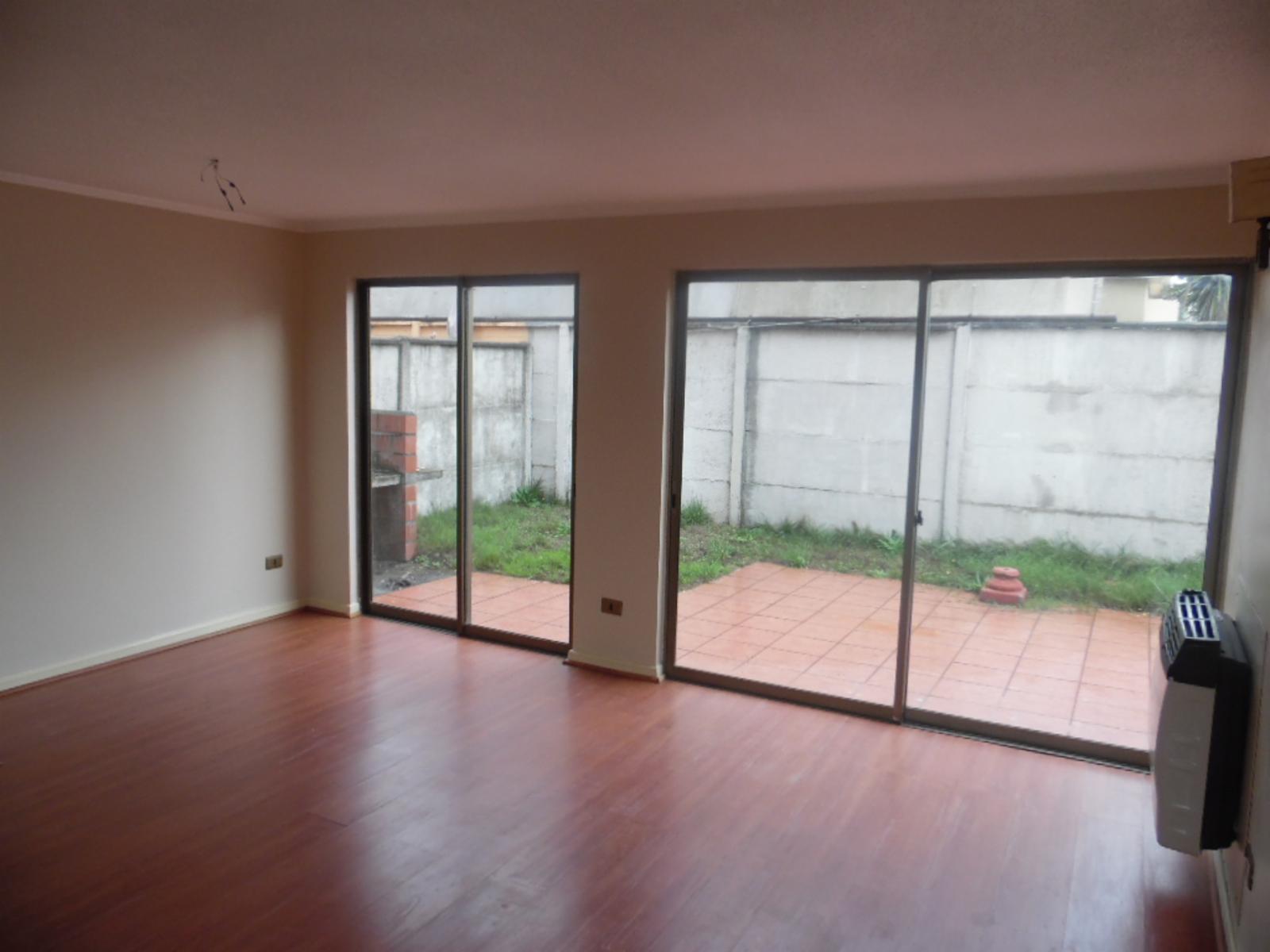 Venta Amplia Casa Condominio Jardines de San Pedro