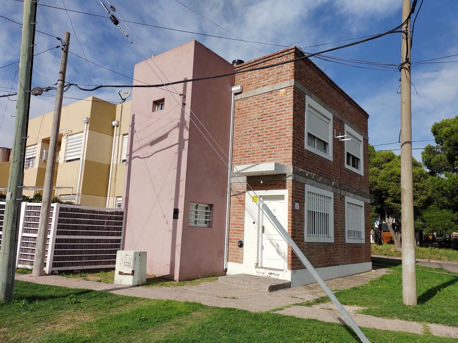Vendo duplex amplio Barrio universitario
