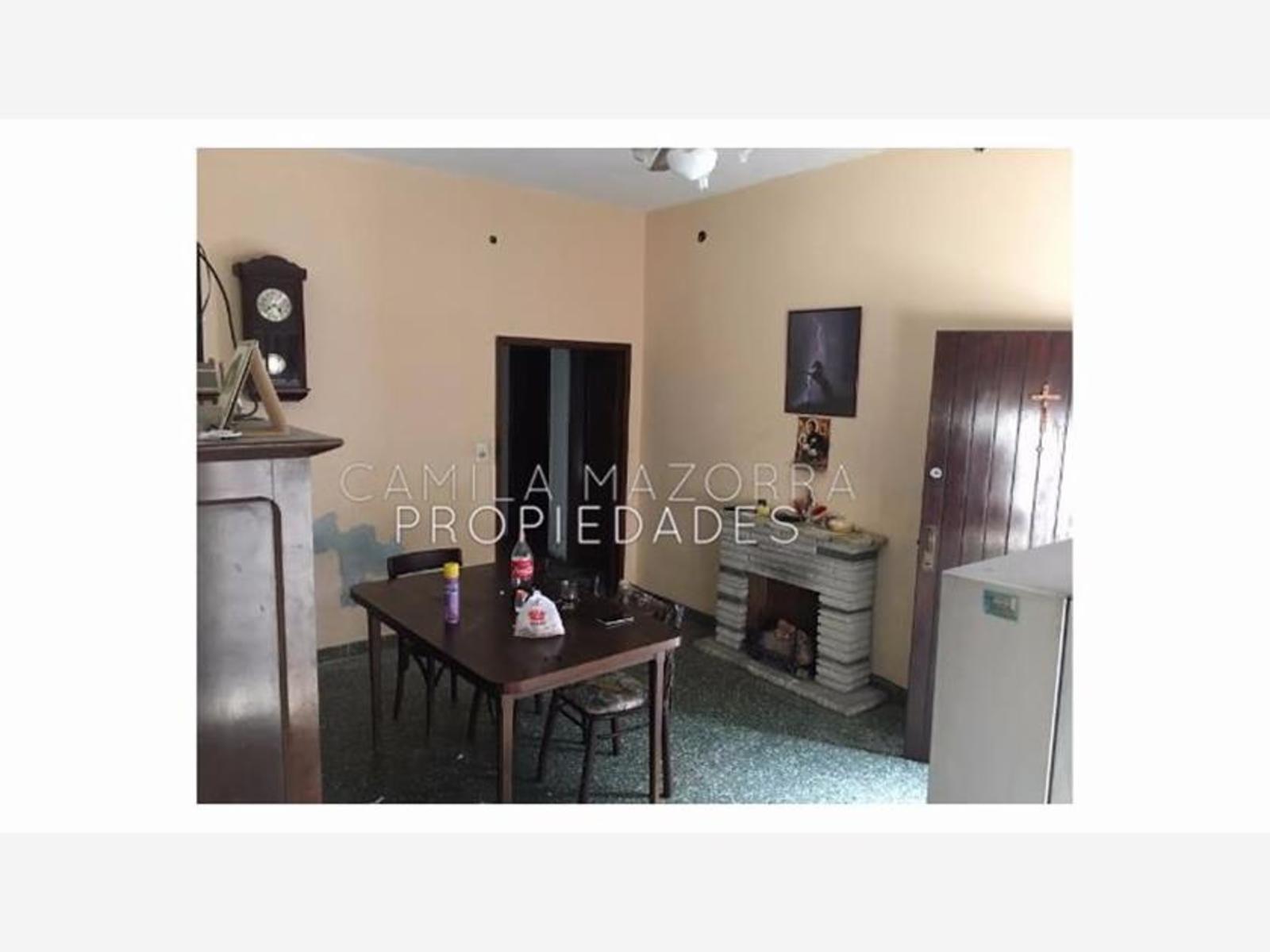 Casa en VENTA- Caseros