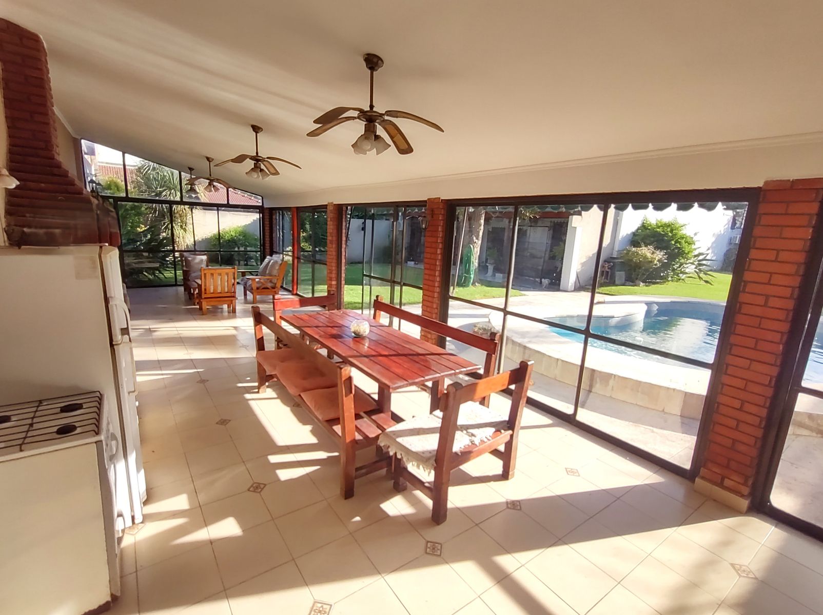 Chalet en venta 6 Amb. 2 lotes Gran parque y Piscina El Palomar