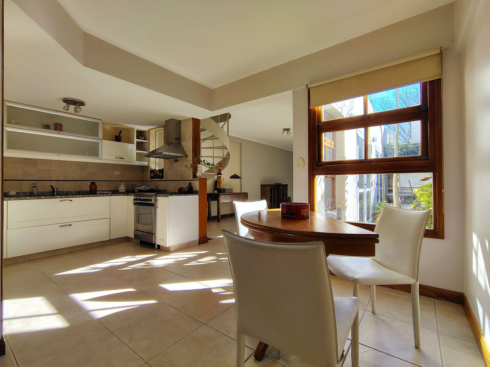 Casa en Venta 5 Ambientes Haedo Chico Excelente Construcción