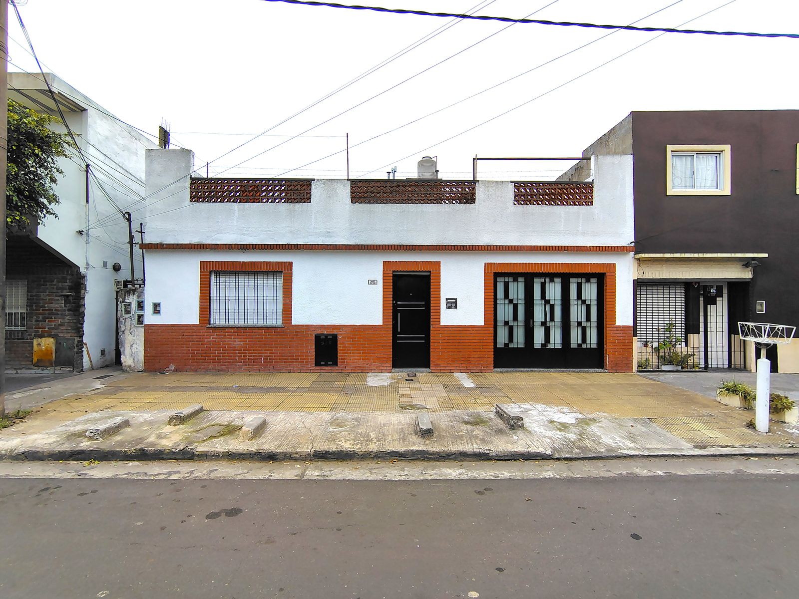 CASA en Venta 3 Ambientes Terraza Patio Garaje V. Luzuriaga