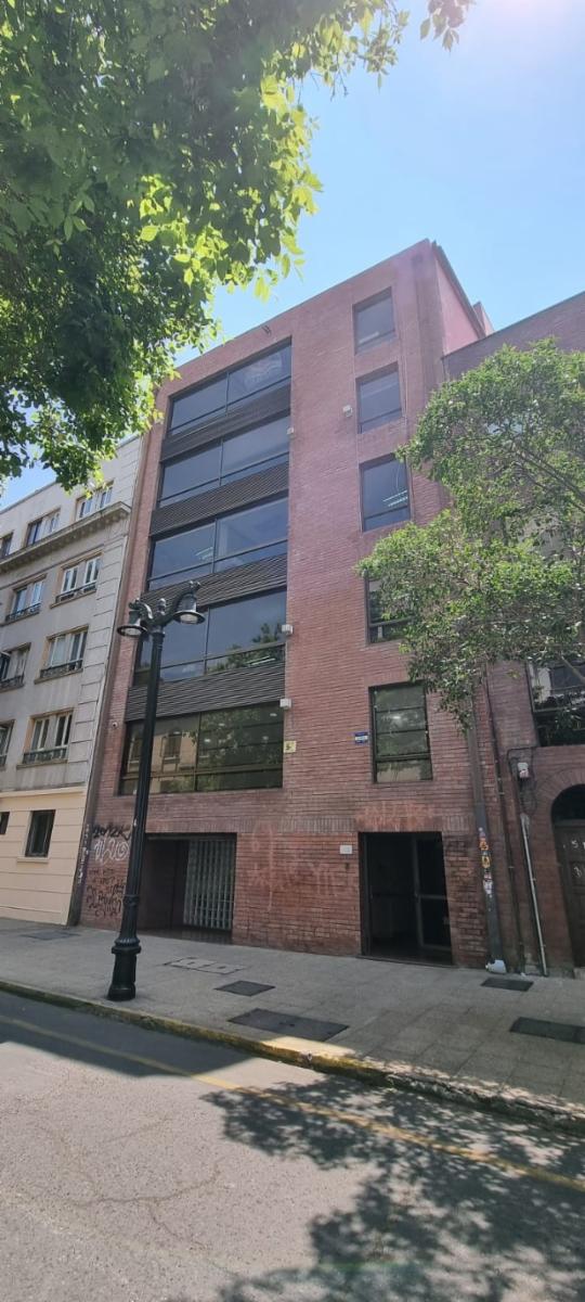 ARRIENDO Planta Oficinas 226m2 en calle Rosal Santiago