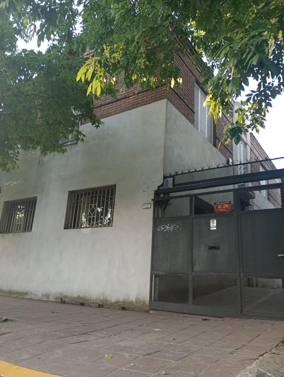 PROPIEDAD EN VENTA EN EL CENTRO DE FCIO.VARELA