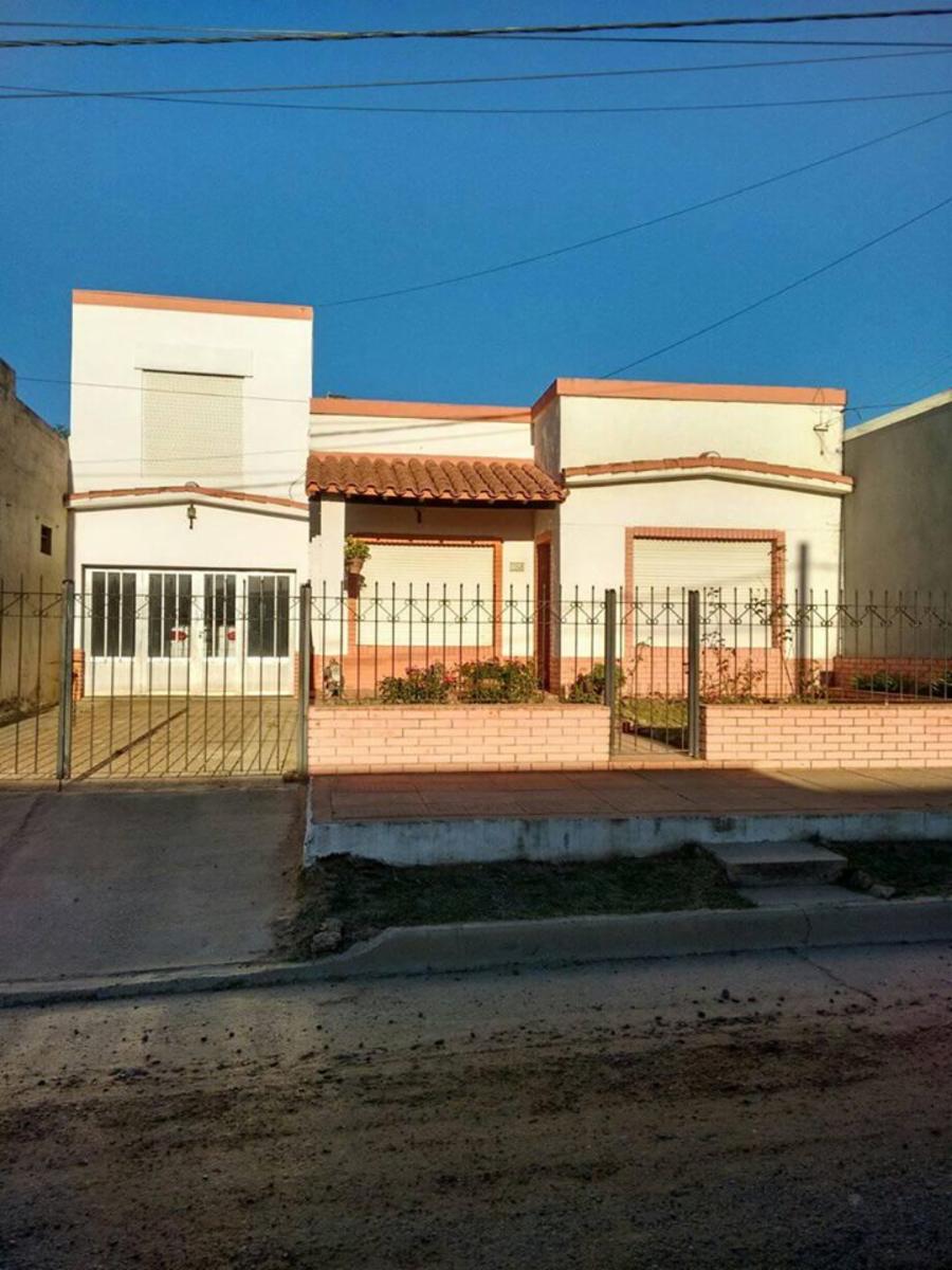 En venta casa con departamento