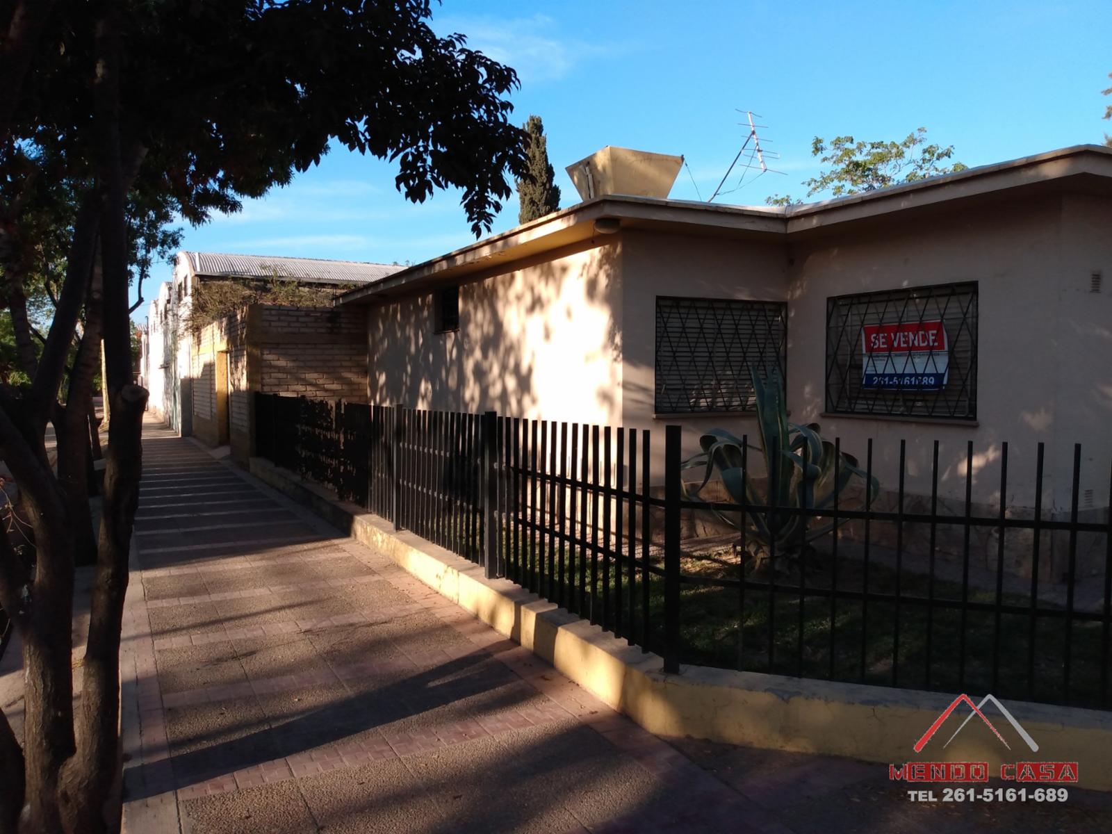 MENDOCASA INMOBILIARIA VENDE CASA EN DORREGO EXCELENTE ZONA