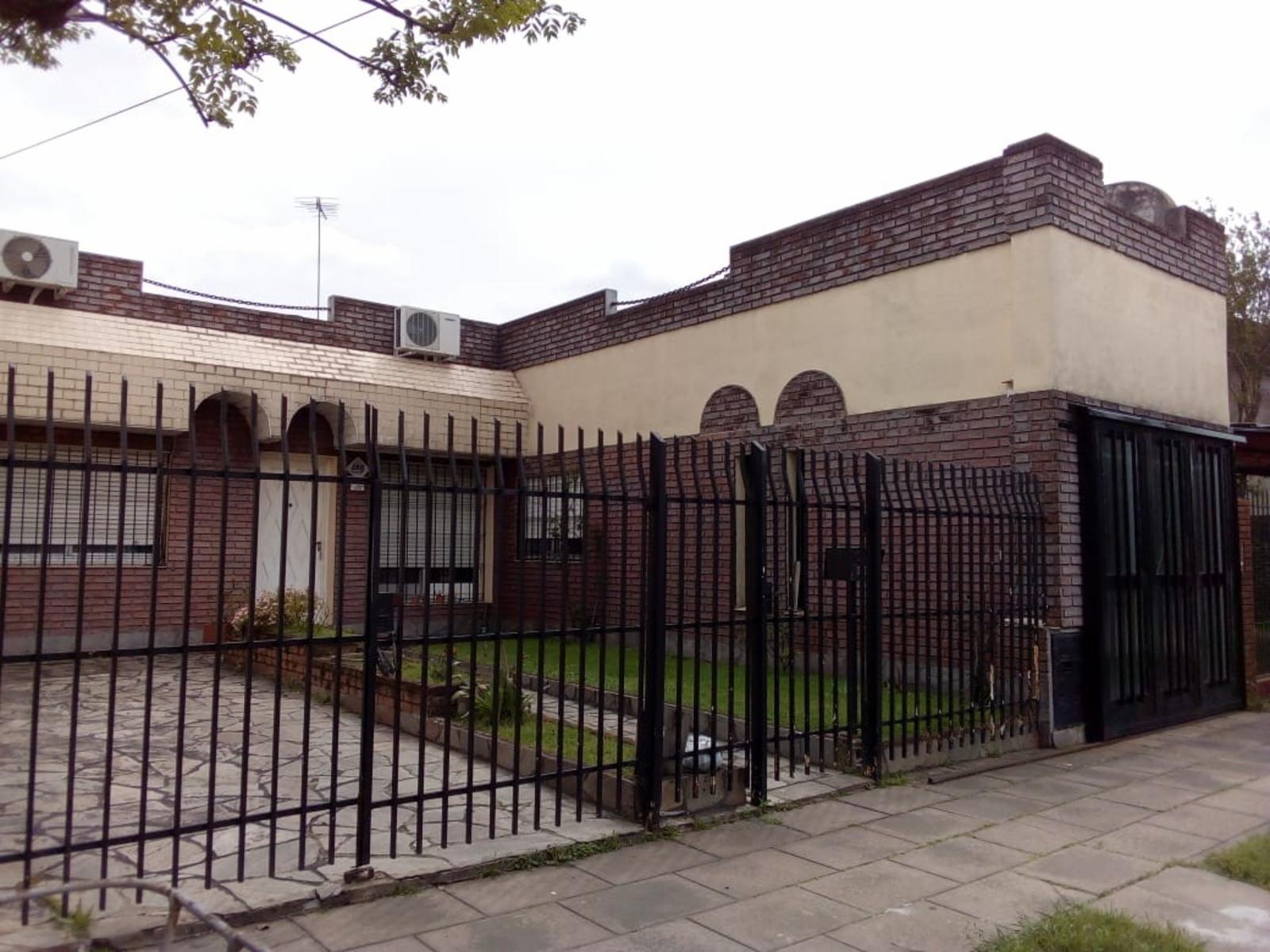 Vendo casa en Castelar