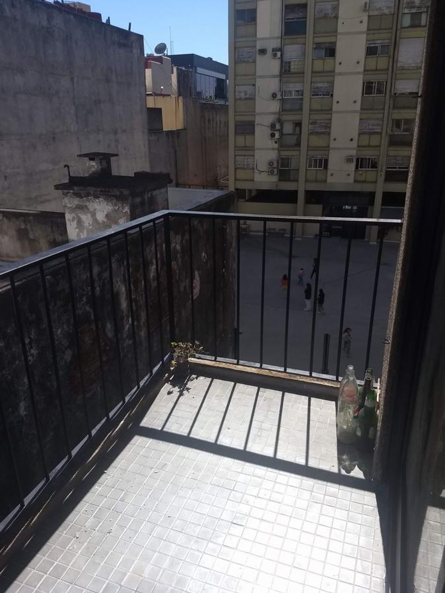 CONSTITUCION,3AMBIENTES,CONTRAFRENTE,MUY BUENA UBICACION,ESTADO GENERAL, TODOS LOS SERVICIOS