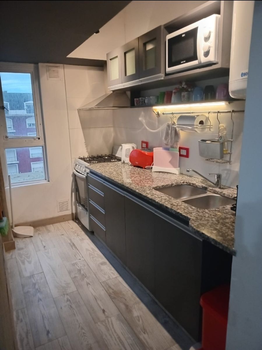 MAR DEL PLATA,MAR DEL PLATA,1AMBIENTE, EXCELENTE ESTADO GENERAL, M/ BUENA UBIC/FRENTE, C/VISTA AL MAR, TORRE BRISTOL MAGNIFICA OPORTUNIDAD