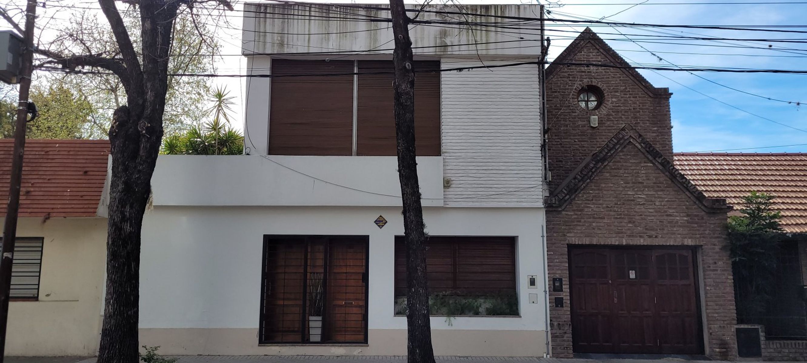 ROSARIO, BARRIO ARROYITO, CASA 5 AMBIENTES, BUEN ESTADO GENERAL Y UBICACION ,OPORTUNIDAD, AMPLIO METRAJE